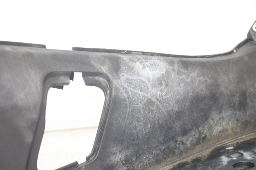 photo de RIGHT FOOTREST PEUGEOT SATELIS 125 (2006 - 2009) - Surface and material condition