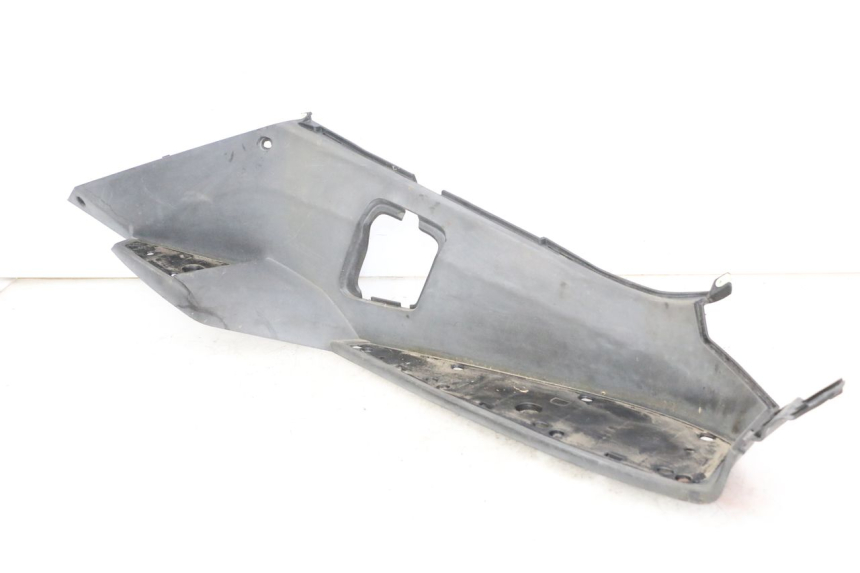 photo de RIGHT FLOOR PANEL PEUGEOT SATELIS 250 (2006 - 2012) - Fixing points details