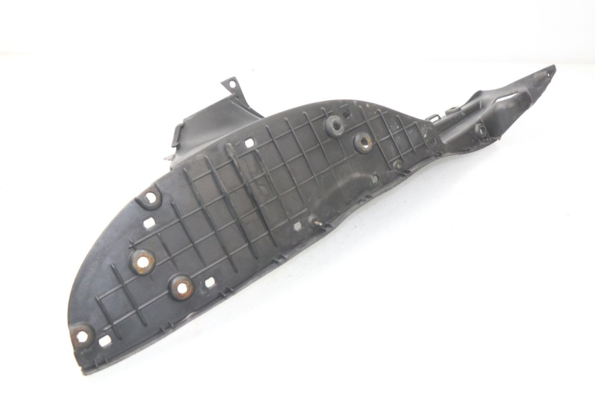 photo de RIGHT FLOOR PANEL APRILIA SCARABEO GT 125 (1999 - 2007) - Component detail