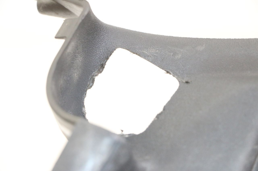 photo de RIGHT FLOOR PANEL APRILIA SCARABEO GT TOURING 125 (1999 - 2005) - Component detail