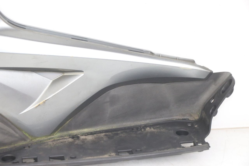 photo de RIGHT FLOOR PANEL KYMCO X-CITING XCITING 400 (2014 - 2018) - Additional view of the item