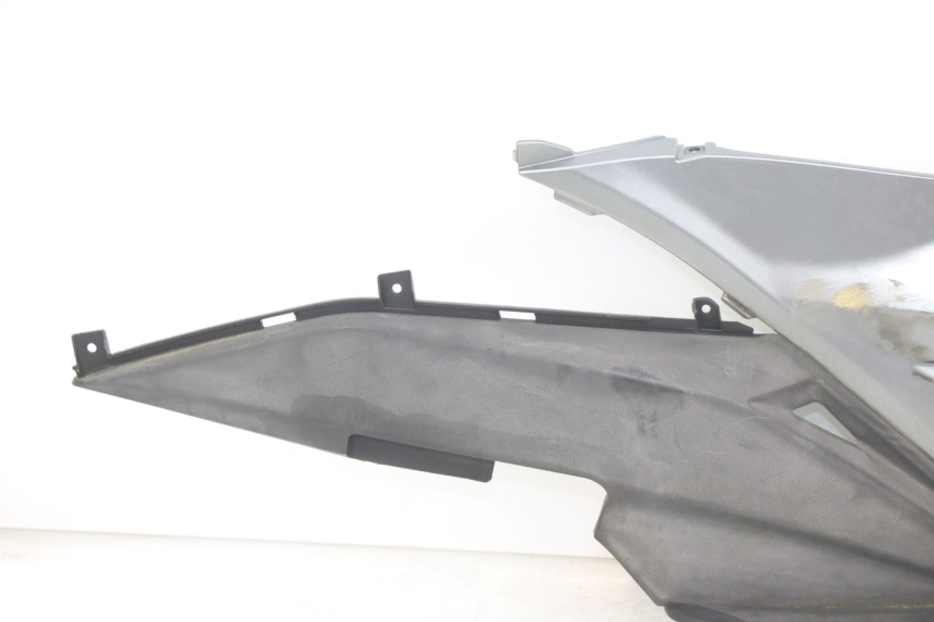 photo de RIGHT FLOOR PANEL KYMCO X-CITING XCITING 400 (2014 - 2018) - High-resolution close-up