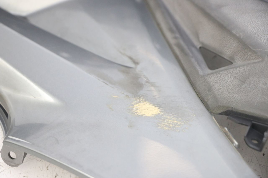 photo de RIGHT FLOOR PANEL KYMCO X-CITING XCITING 400 (2014 - 2018) - Surface and material condition
