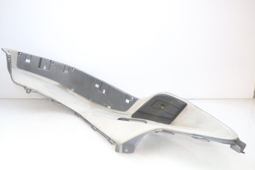 photo de RIGHT FOOTREST PIAGGIO X9 EVOLUTION 250 (2003 - 2007) - Technical close-up