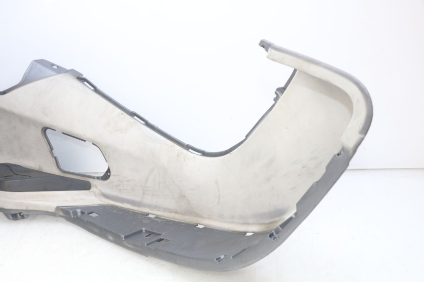 photo de RIGHT FOOTREST PIAGGIO X9 EVOLUTION 250 (2003 - 2007) - Surface and material condition