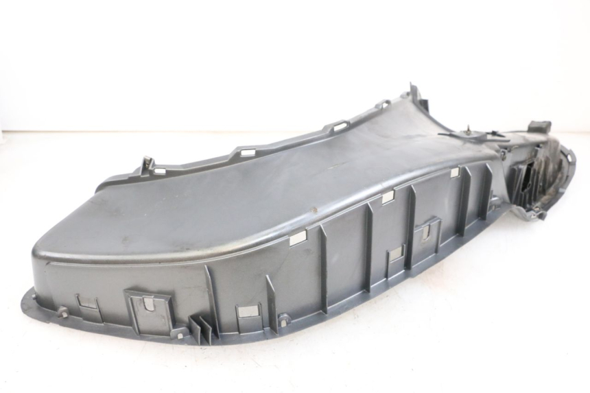 photo de RIGHT FOOTREST PIAGGIO X9 125 (2000 - 2003) - Component detail