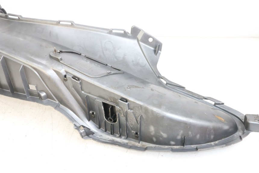 photo de RIGHT FOOTREST PIAGGIO X9 125 (2000 - 2003) - Zoom on usage condition