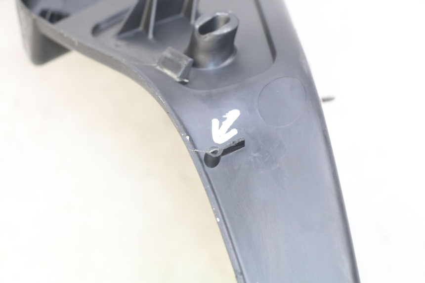 photo de RIGHT FOOTREST PIAGGIO XEVO - X EVO 125 (2007 - 2017) - Zoom on usage condition