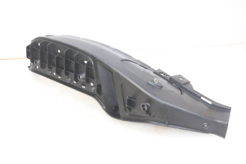 photo de RIGHT FOOTREST PIAGGIO XEVO - X EVO 125 (2007 - 2017) - Alternative perspective