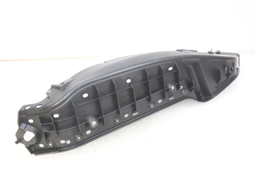 photo de RIGHT FOOTREST PIAGGIO XEVO - X EVO 125 (2007 - 2017) - Technical close-up