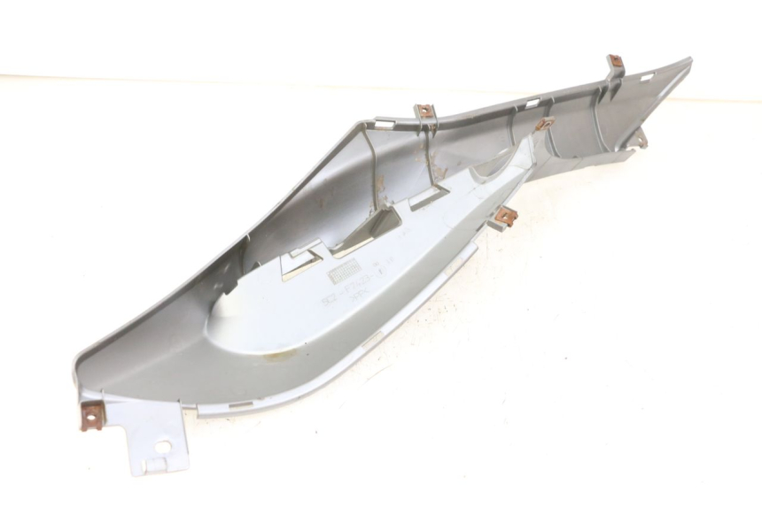 photo de RIGHT FOOTREST YAMAHA NEOS NEO'S 4T 50 (2008 - 2016) - Technical close-up