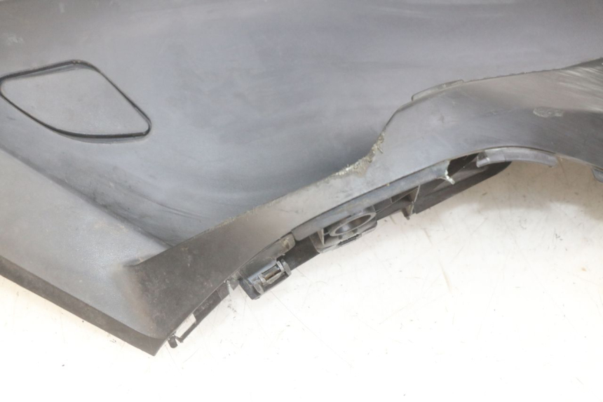 photo de RIGHT FOOTREST YAMAHA YP MAJESTY 400 (2004 - 2008) - Component detail