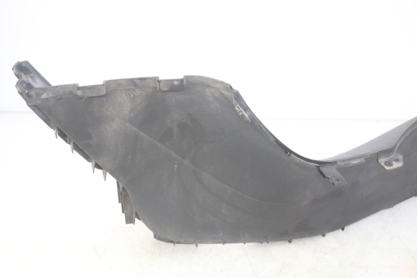 photo de RIGHT FOOTREST YAMAHA YP MAJESTY 400 (2004 - 2008) - Surface and material condition