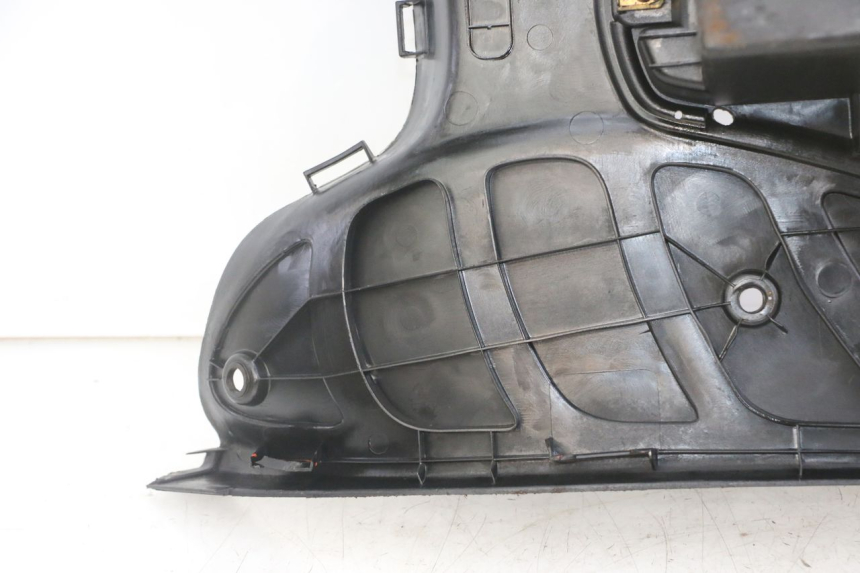 photo de FOOTREST PEUGEOT ELYSEO 125 (1999 - 2004) - High-resolution close-up