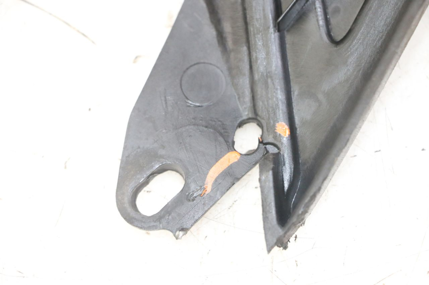 photo de FOOTREST PEUGEOT ELYSEO 125 (1999 - 2004) - Technical close-up