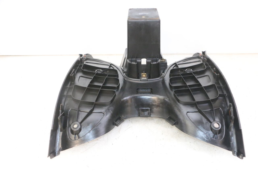 photo de FOOTREST PEUGEOT ELYSEO 125 (1999 - 2004) - Surface and material condition