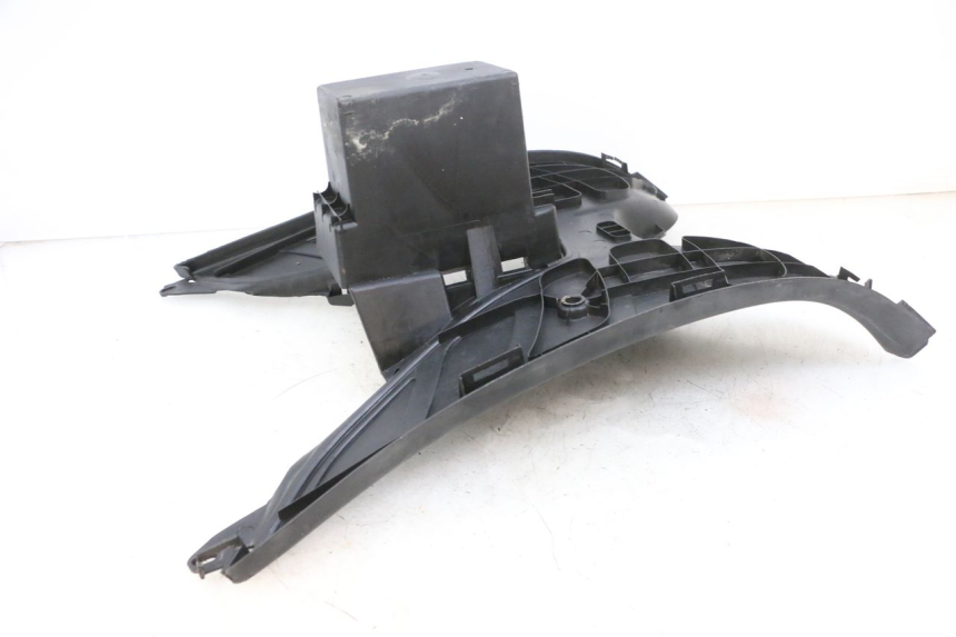 photo de FOOTREST PEUGEOT ELYSEO 125 (1999 - 2004) - Component zoom