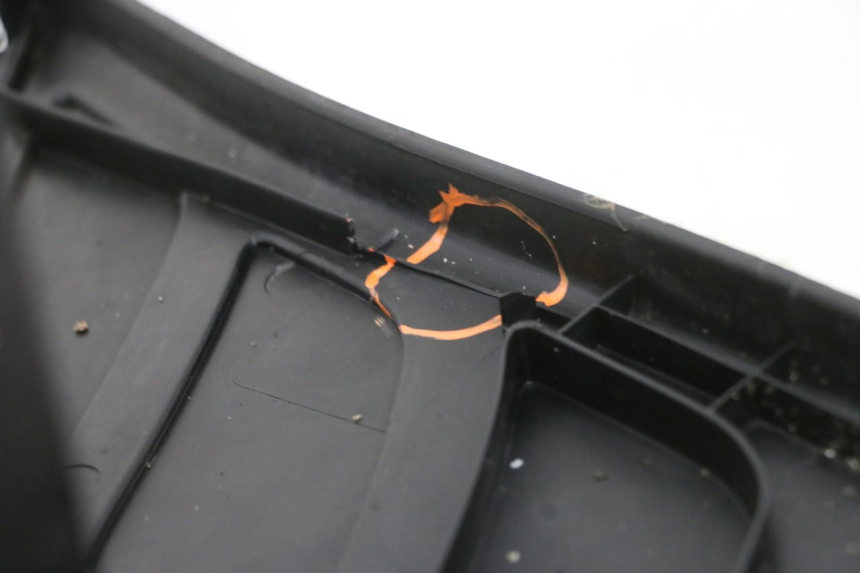 photo de FOOTREST PEUGEOT ELYSEO 125 (1999 - 2004) - Detailed visual inspection