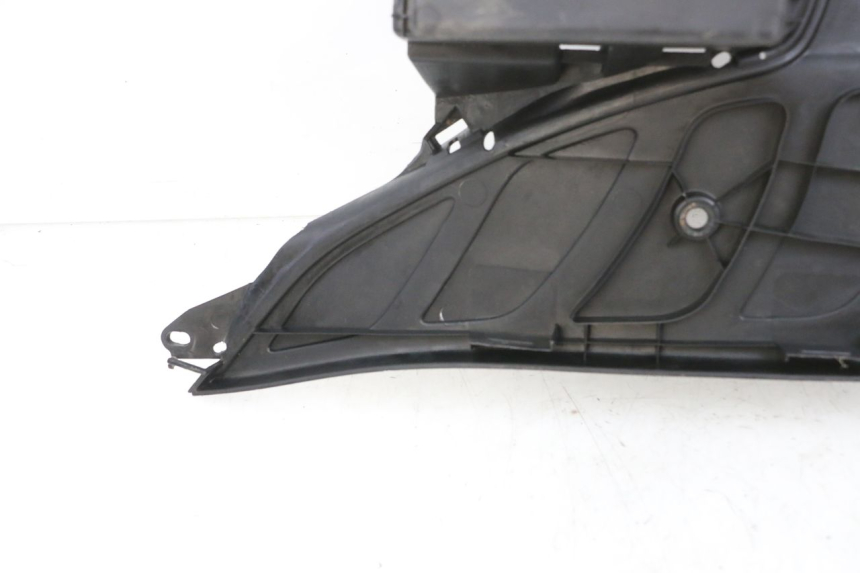 photo de FOOTREST PEUGEOT ELYSEO 125 (1999 - 2004) - Alternative angle