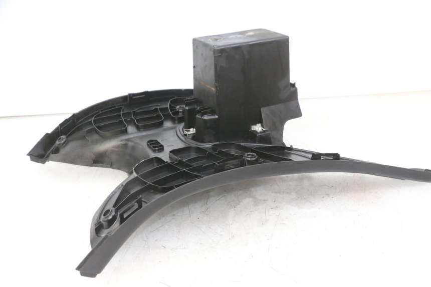 photo de FLOOR PANEL PEUGEOT ELYSTAR 125 (2002 - 2007) - Surface and material condition