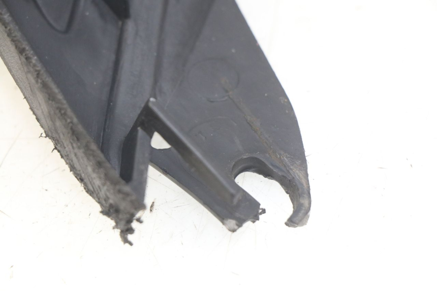 photo de FOOTREST PEUGEOT ELYSTAR 50 (2002 - 2014) - Component detail