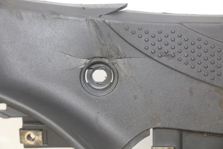 photo de FOOTREST SYM FIDDLE 3 III 125 (2014 - 2020) - High-resolution close-up