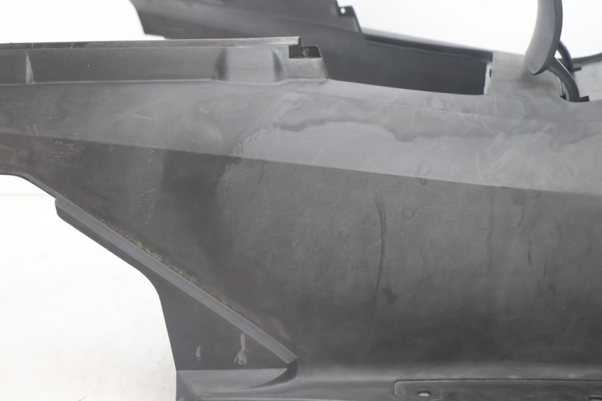 photo de FLOOR PANEL HONDA FJS SILVER WING SILVERWING 400 (2005 - 2008) - Zoom on usage condition