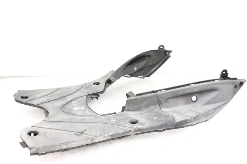 photo de FLOOR PANEL MBK FLAME X 125 (2007 - 2016) - Fixing points details