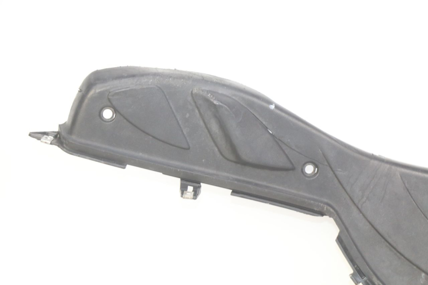 photo de FLOOR PANEL PIAGGIO FLY 2T 50 (2004 - 2017) - High-resolution close-up