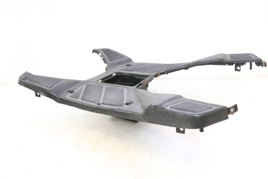 photo de FLOOR PANEL KEEWAY FOCUS 50 (2006 - 2009) - Surface and material condition