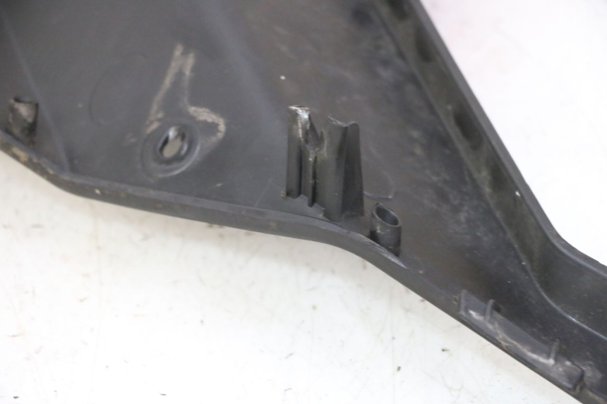 photo de LEFT FLOOR PANEL QUADRO 4 4D 350 (2015 - 2018) - Zoom on usage condition