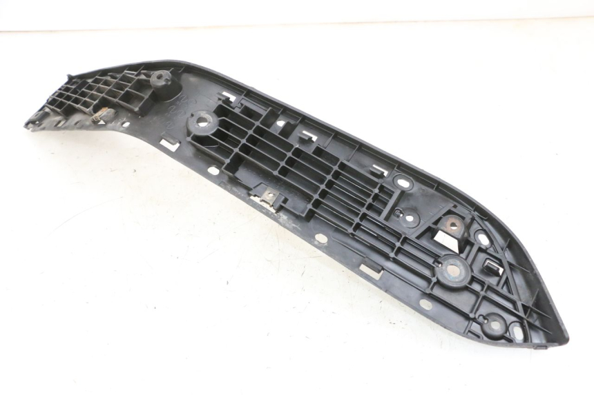 photo de LEFT FOOTPEG SUZUKI BURGMAN 650 (2013 - 2020) - Component detail