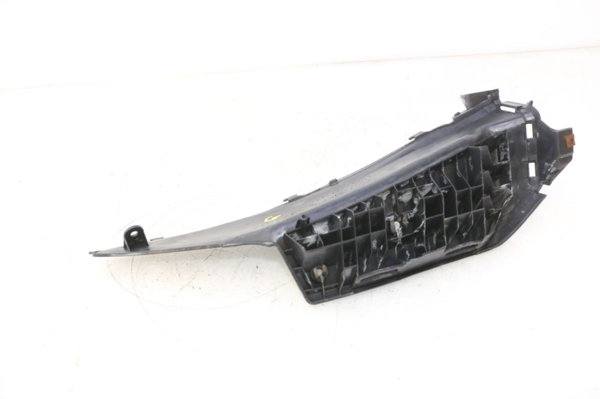 photo de LEFT FOOTREST SUZUKI BURGMAN 125 (2007 - 2014) - Zoom on usage condition