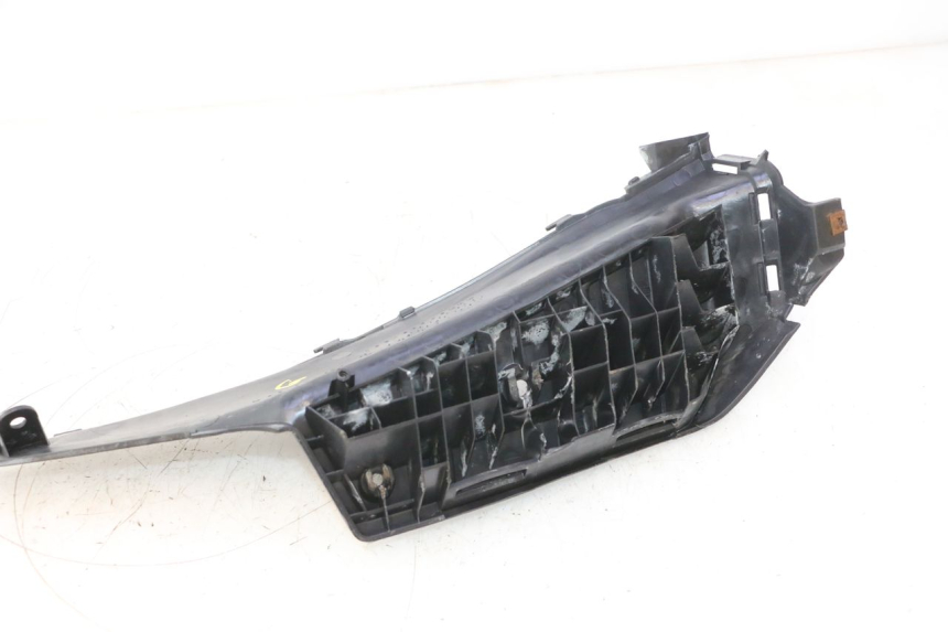 photo de LEFT FOOTREST SUZUKI BURGMAN 125 (2007 - 2014) - Alternative perspective