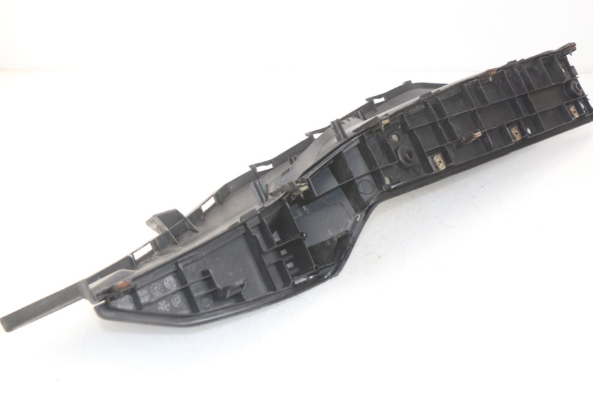 photo de LEFT FOOTREST KYMCO DINK STREET 125 (2009 - 2014) - Alternative perspective