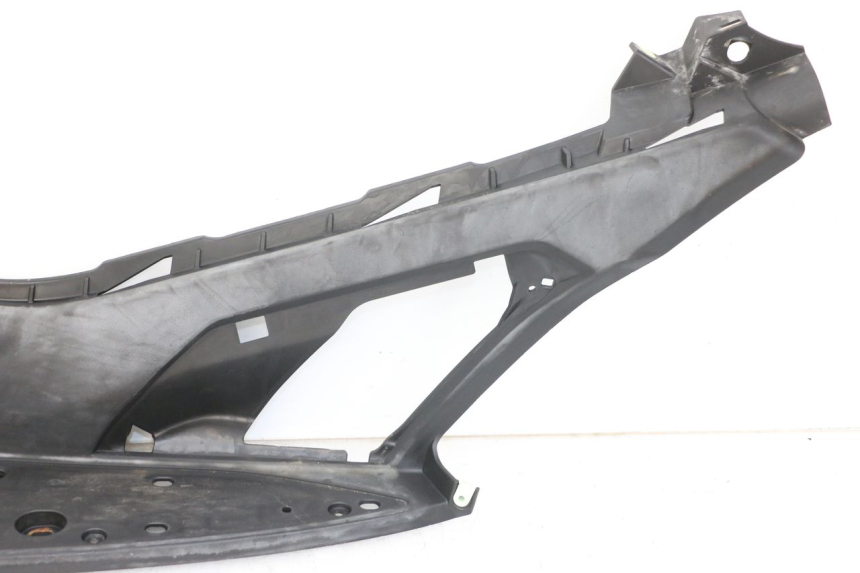 photo de LEFT FLOOR PANEL PEUGEOT GEOPOLIS RS 125 (2007 - 2009) - Fixing points details