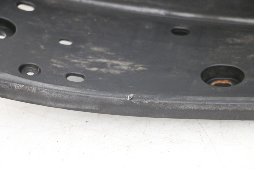 photo de LEFT FLOOR PANEL PEUGEOT GEOPOLIS RS 125 (2007 - 2009) - Surface and material condition