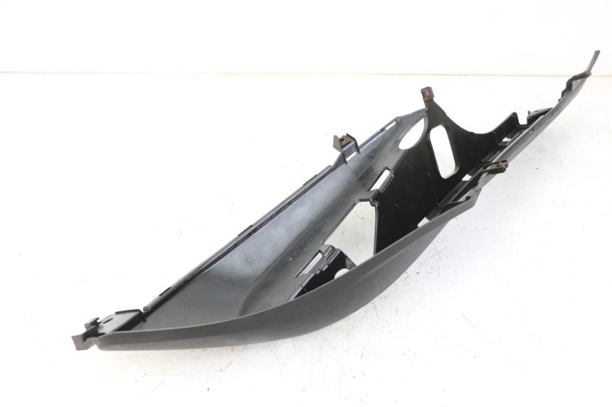 photo de LEFT FLOOR PANEL MBK OVETTO ONE 2T 50 (2013 - 2017) - Zoom on usage condition