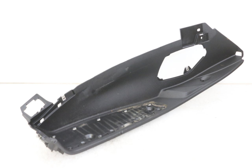 photo de LEFT FLOOR PANEL PIAGGIO MP3 HPE 350 (2018 - 2020) - Technical close-up