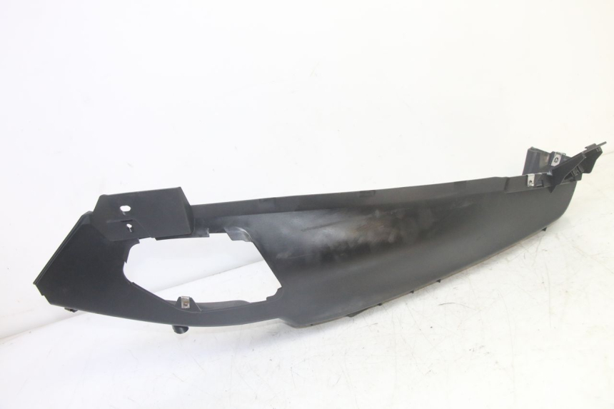 photo de LEFT FLOOR PANEL PIAGGIO MP3 HPE 350 (2018 - 2020) - Technical close-up