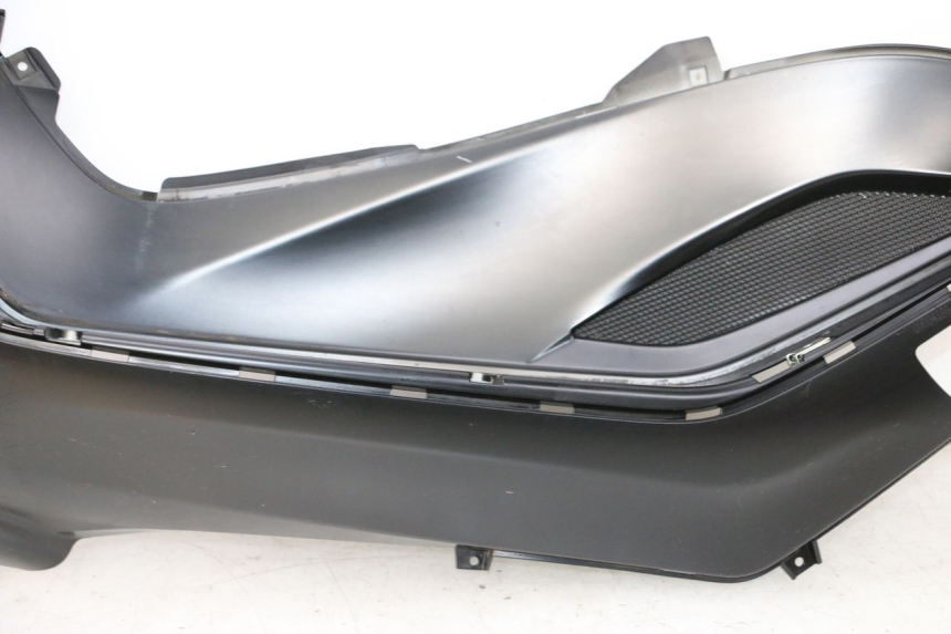 photo de LEFT FLOOR PANEL PIAGGIO MP3 HPE 300 (2019 - 2026) - Supplementary product photo