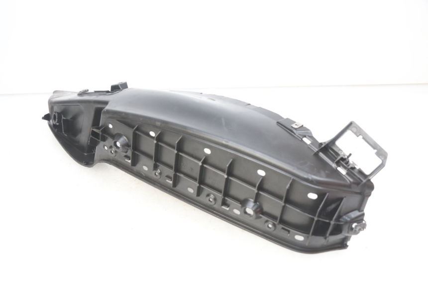 photo de LEFT FOOTREST PIAGGIO MP3 LT 300 (2010 - 2016) - Zoom on usage condition