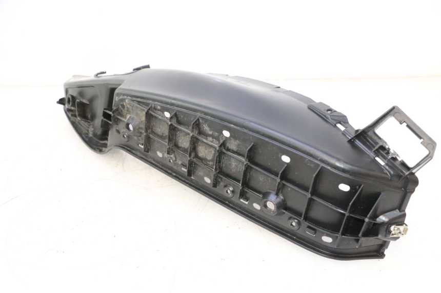 photo de LEFT FLOOR PANEL PIAGGIO MP3 LT 400 (2007 - 2012) - Alternative perspective