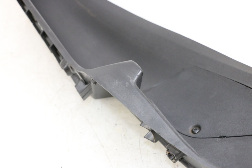 photo de LEFT FOOTREST PIAGGIO MP3 500 (2011 - 2015) - Zoom on usage condition