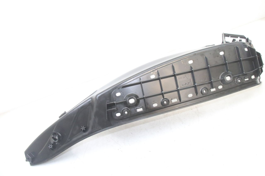 photo de LEFT FOOTREST PIAGGIO MP3 500 (2014 - 2017) - Surface and material condition