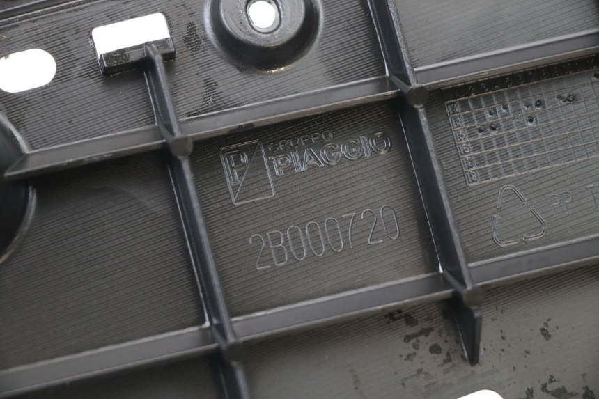 photo de LEFT FOOTREST PIAGGIO MP3 500 (2014 - 2017) - Checked used part