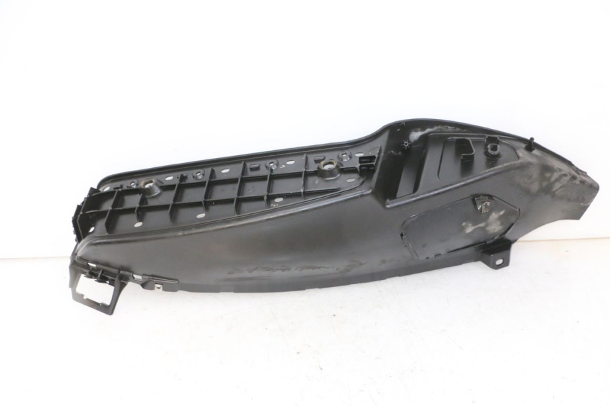 photo de LEFT FOOTREST PIAGGIO MP3 500 (2011 - 2015) - Zoom on usage condition