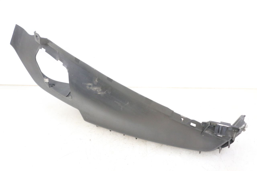 photo de LEFT FLOOR PANEL PIAGGIO MP3 RL 250 (2006 - 2010) - Technical close-up