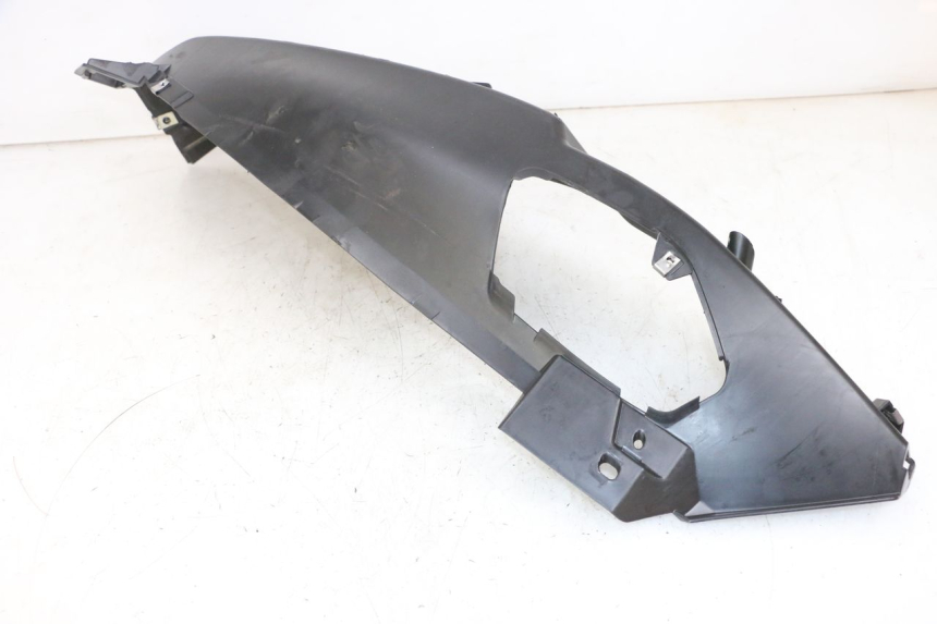 photo de LEFT FLOOR PANEL PIAGGIO MP3 500 (2016 - 2018) - Alternative perspective