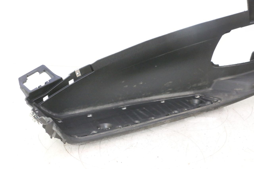 photo de LEFT FLOOR PANEL PIAGGIO MP3 500 (2016 - 2018) - Alternative perspective